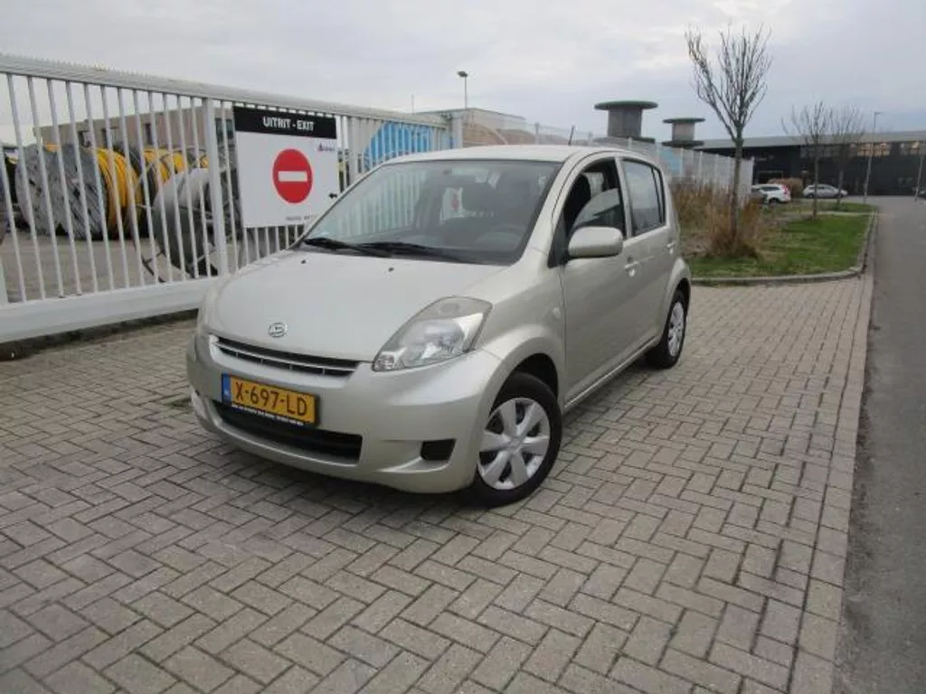 Daihatsu Sirion 2 1.3-16V Sense, met werk