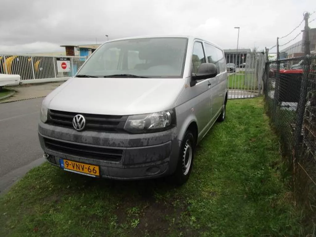 Volkswagen Transporter 2.0 TDI L2H1 DC Trendline, Motor defect