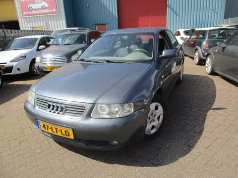 Audi A3 1.8 5V Turbo Ambiente, Koppeling defect