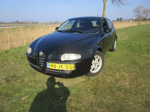 Alfa Romeo 147 1.6 T.Spark Progression