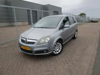 Opel Zafira 1.8 Essentia, Lezen aub